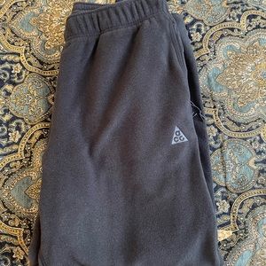 NWOT Nike ACG fleece pants - large